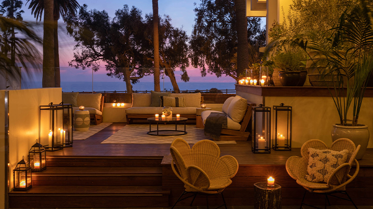 fairmont miramar hotel bungalows ocean terrace nighttime