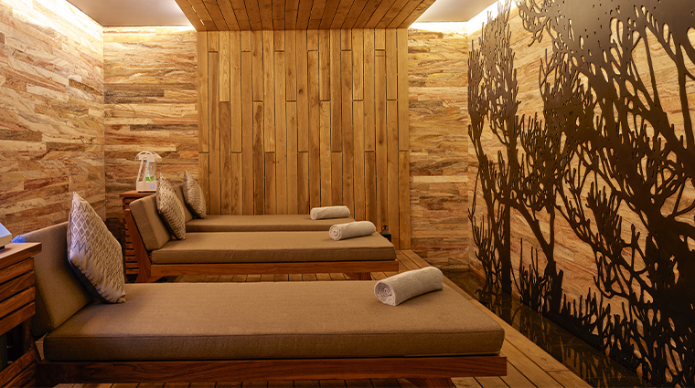 feel urban spa by live aqua relaxation room