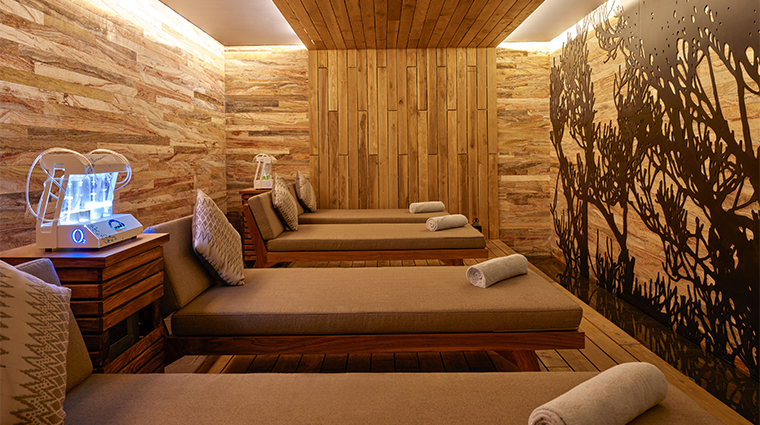 feel urban spa by live aqua relaxtion room