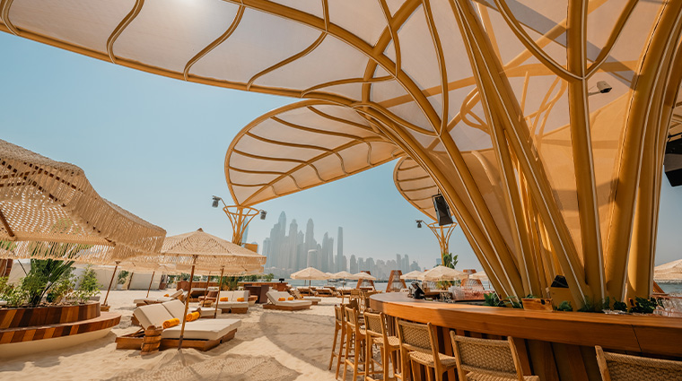 7five palm jumeirah beach bar