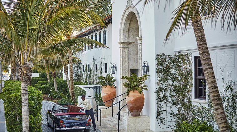 four seasons hotel at the surf club historical entrance