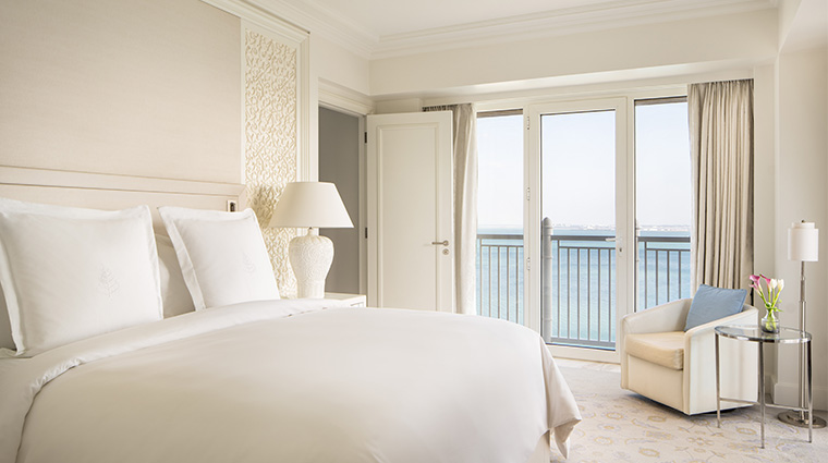 four seasons hotel doha guestroom