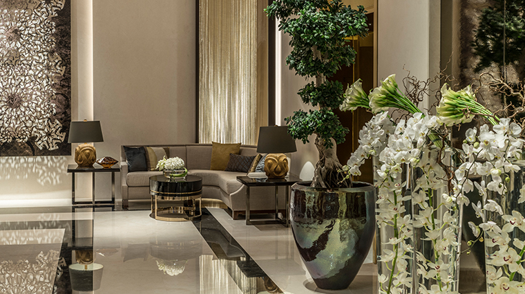 four seasons hotel dubai international financial centre lobby details