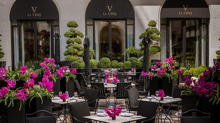 four seasons hotel george v paris marble courtyard
