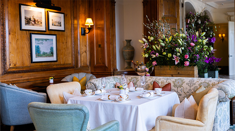 four seasons hampshire drawing room2