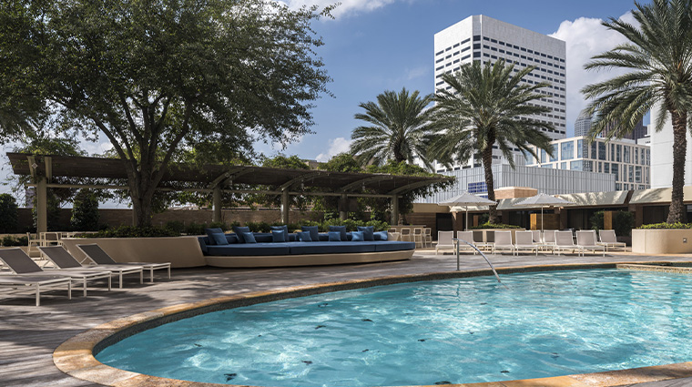 four seasons hotel houston resort style pool deck