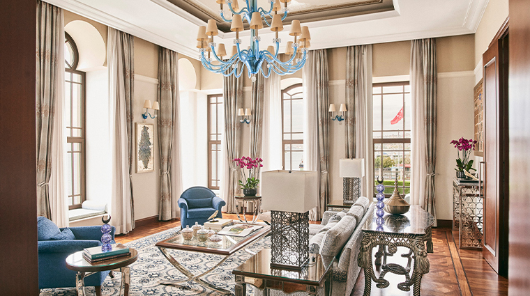 four seasons hotel istanbul at the bosphorus living room1