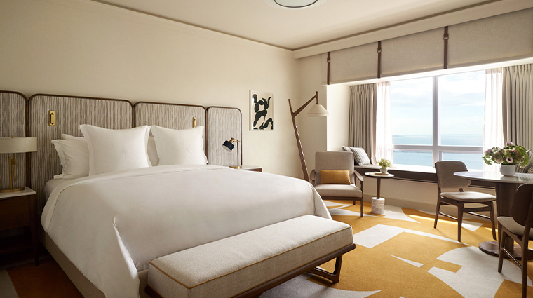 four seasons hotel miami bed