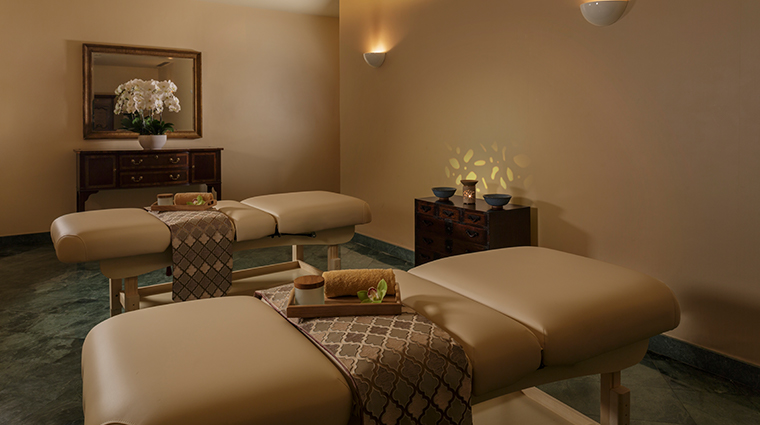 four seasons hotel singapore spa treatment room
