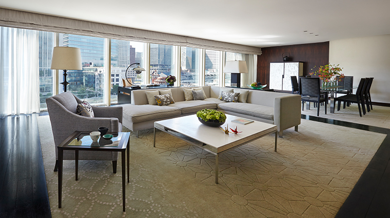 four seasons hotel tokyo at marunouchi chairmans suite living area