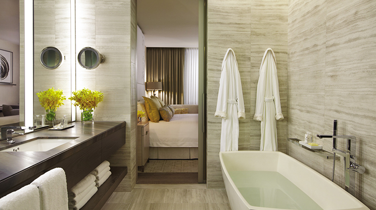 four seasons hotel toronto superior king bathroom