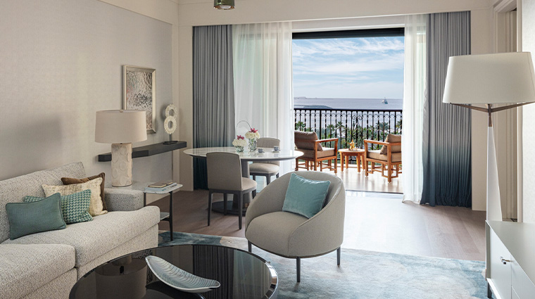 four seasons resort dubai at jumeirah beach suite living room