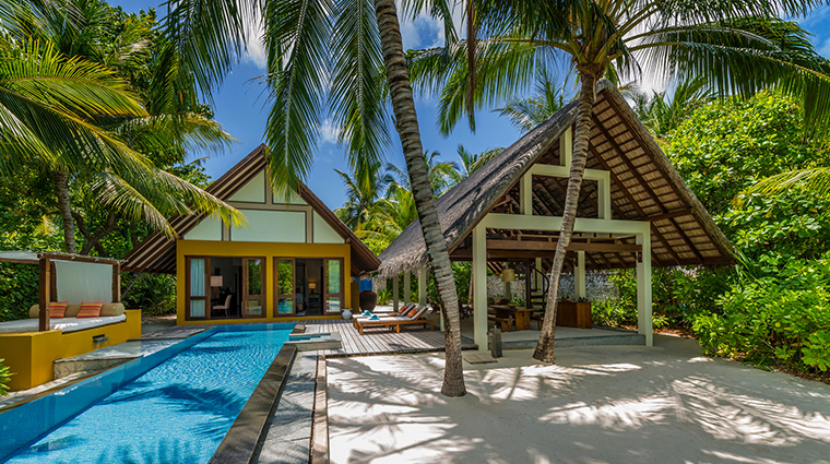 four seasons resort maldives at landaa giraavaru outside villa