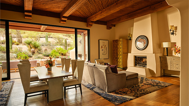 four seasons resort scottsdale at troon north living room2