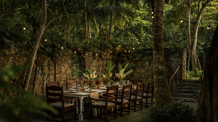 four seasons resort seychelles foumba dining