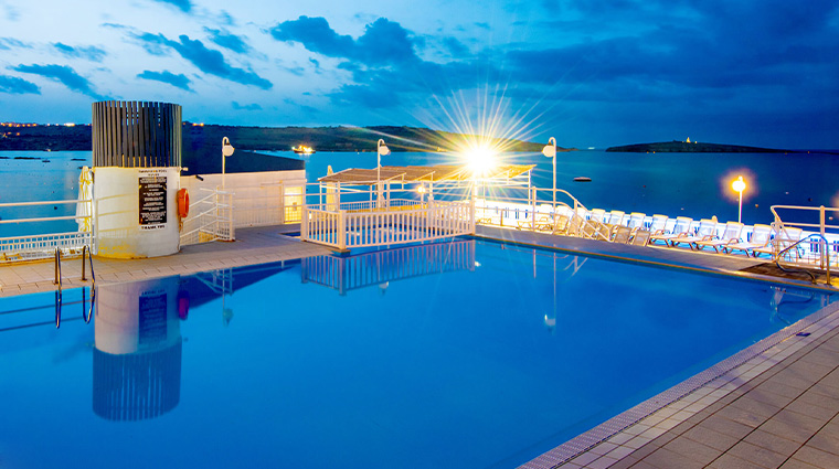gilieru harbour hotel pool twilight