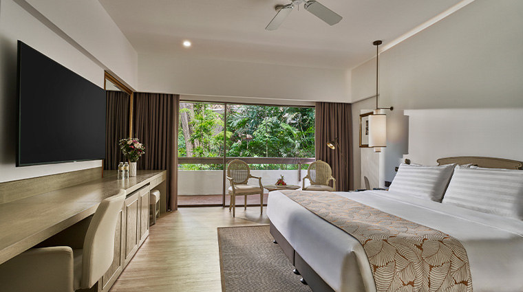 goodwood park hotel balcony suite