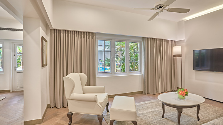 goodwood park hotel deluxe suite living room