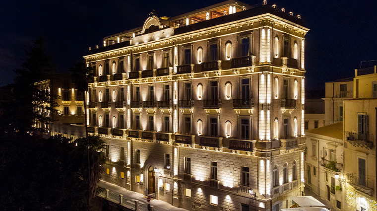 grand hotel des etrangers night