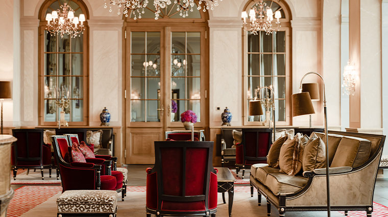 grand hotel les trois rois lobby