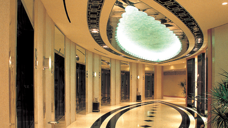 grand hyatt shanghai elevators