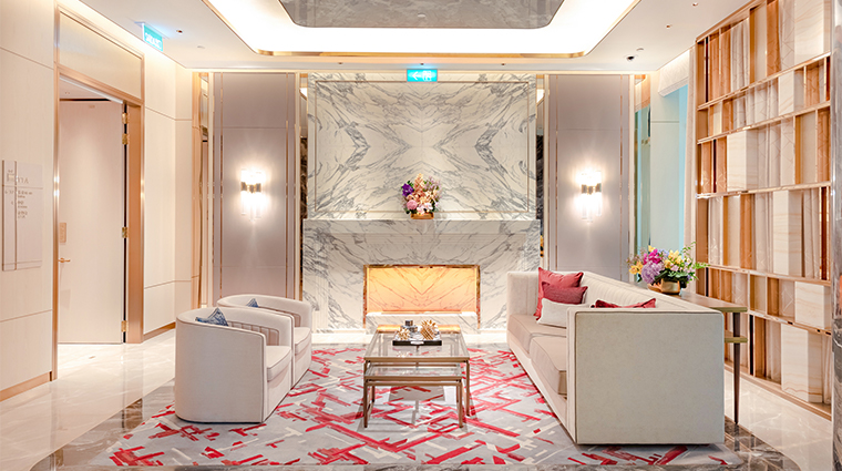 grand suites at four seasons hotel macao cotai strip 4th floor lobby