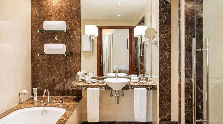 grosvenor house dubai deluxe suite bathroom