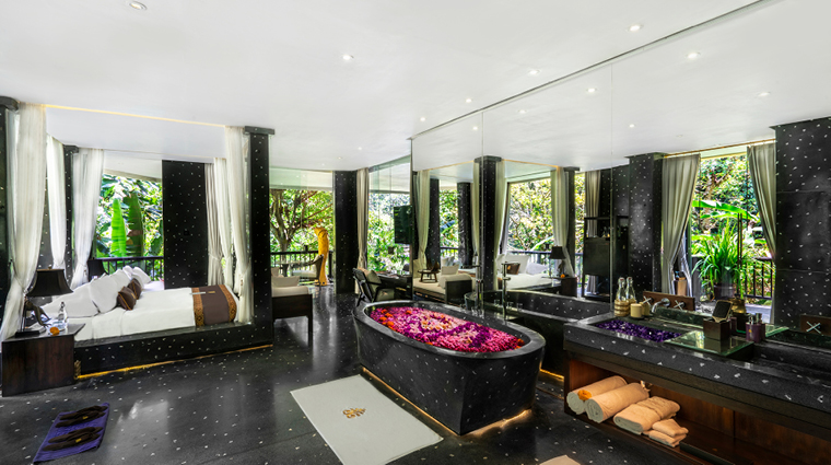 hanging gardens of bali bathroom royal spa suite