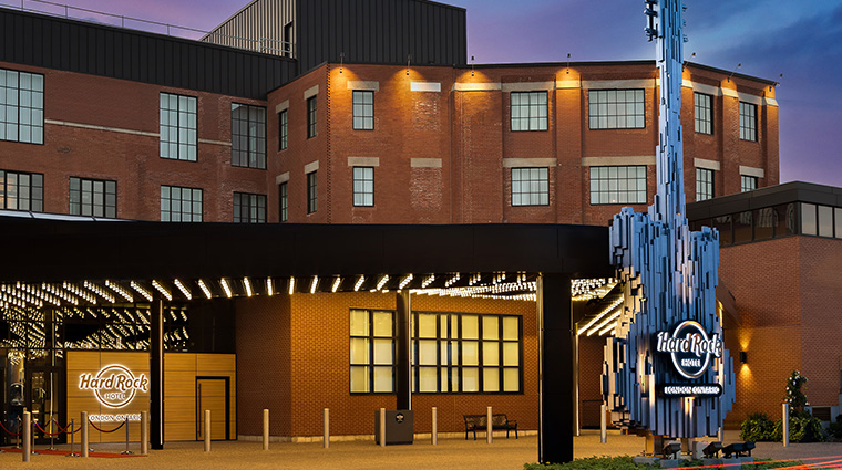 hard rock hotel london ontario exterior night