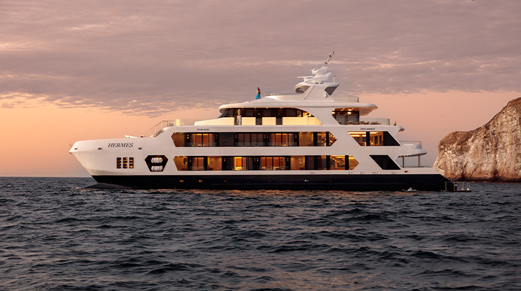 hermes mega catamaran full exterior