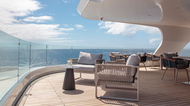 hermes mega catamaran lounge300