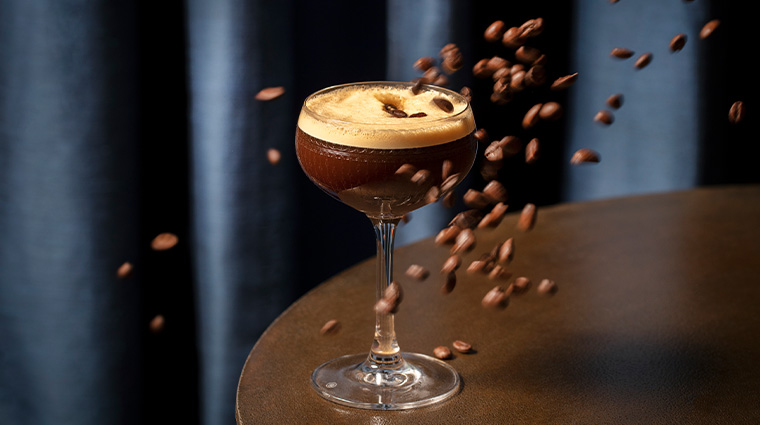 hotel amigo bar magritte3