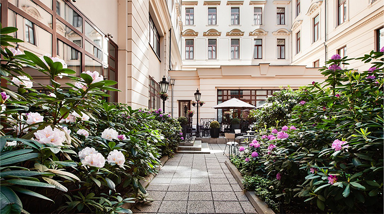 hotel bristol a luxury collection hotel warsaw patio