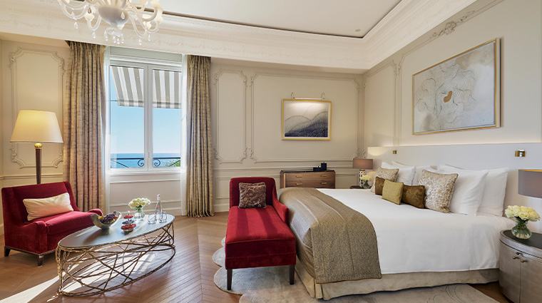 13hotel de paris monte carlo guestroom