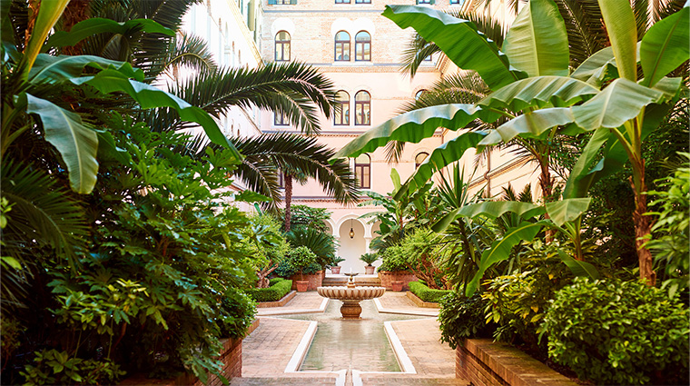 hotel excelsior venice lido resort moorish courtyard