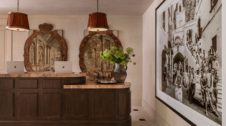 hotel granduca check in desk
