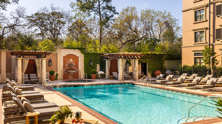hotel granduca courtyard pool