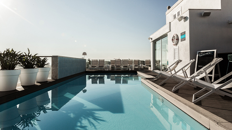 hotel juliani rooftop pool