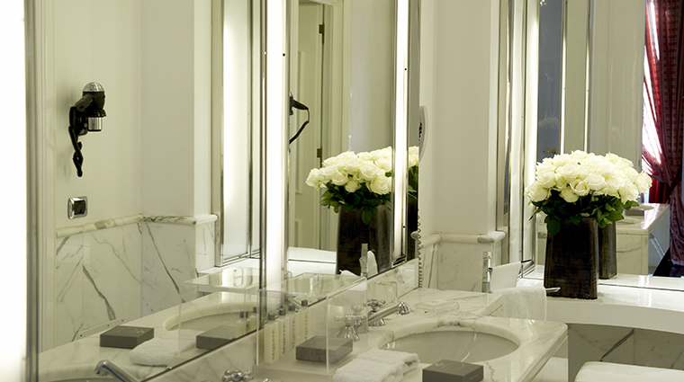 hotel majestic roma bathroom mirror