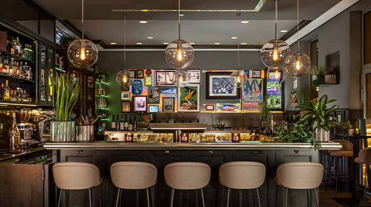 hotel maximilians bar