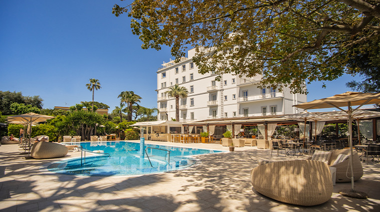 hotel mediterraneo sorrento aqua pool lounge