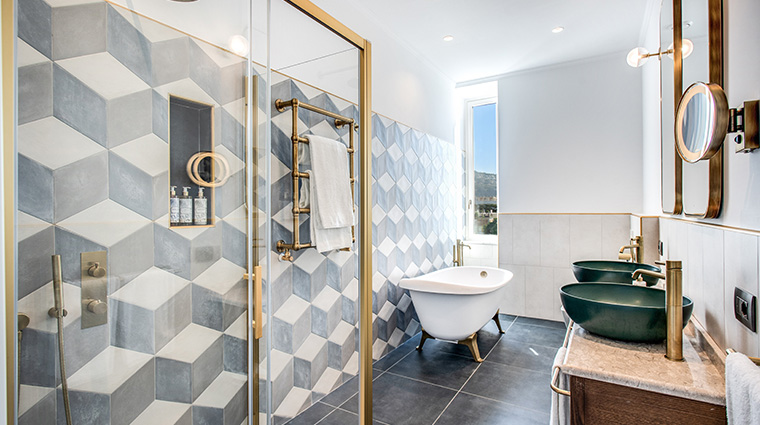 hotel mediterraneo sorrento junior suite bathroom