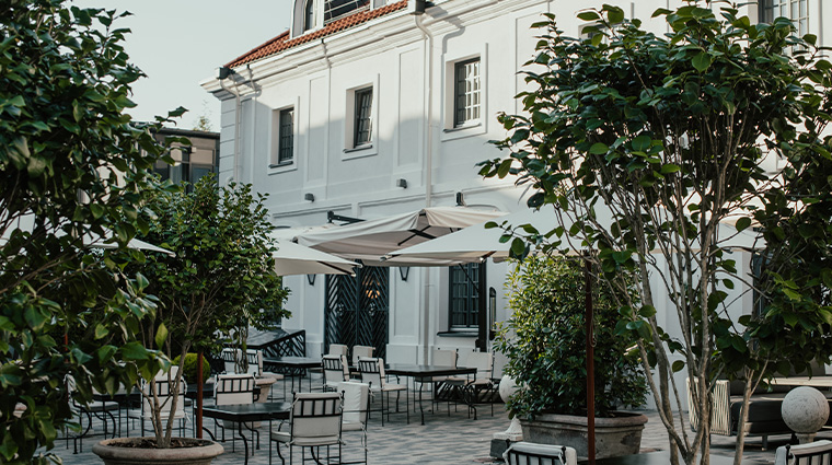 hotel pacai courtyard summer garden