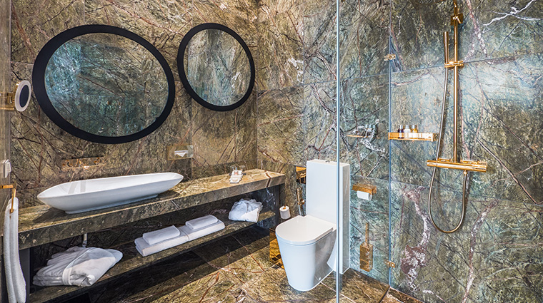 hotel pacai townhall signature suite bathroom