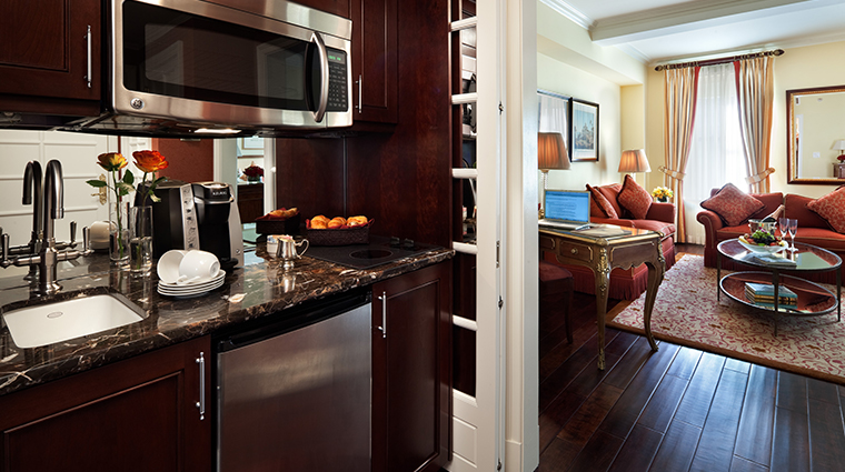 hotel plaza athenee new york classic suite kitchenette