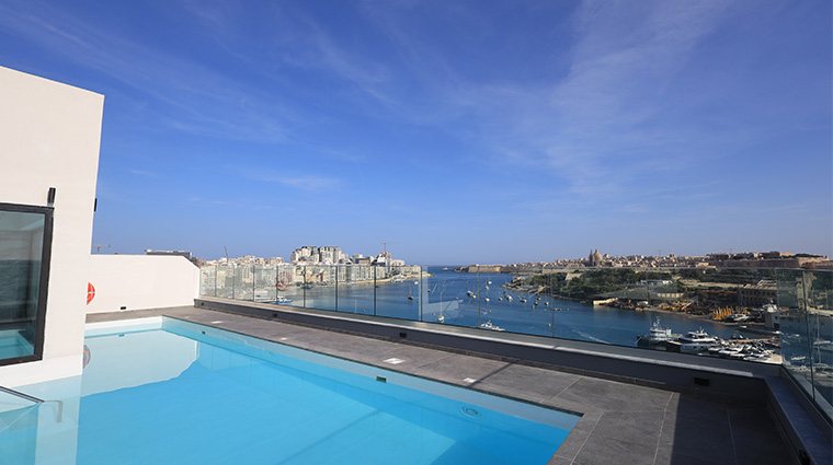 hotel verdi malta rooftop pool