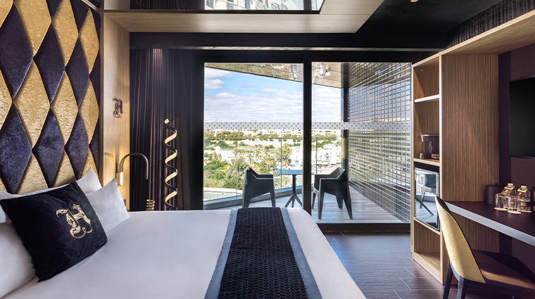 h hotel luxury side seaview room