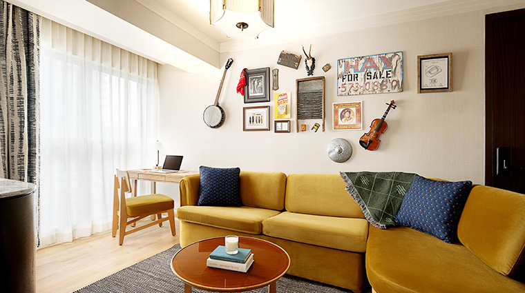 hutton hotel suite living room