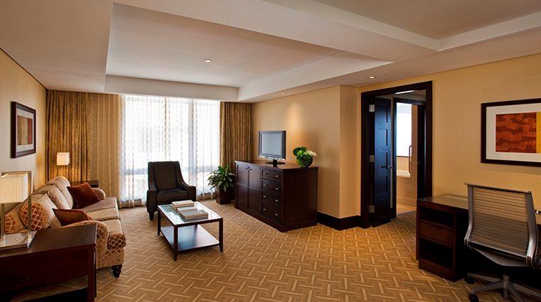 Intercontinental Boston Executive Suite Living Room 