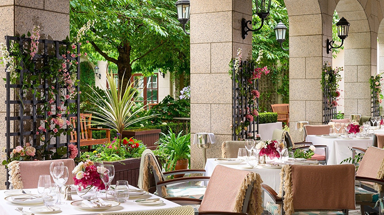 inter continental dublin garden terrace2